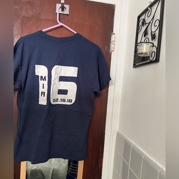 ❌SOLD❌ Navy Blue, Short Sleeve Tee, Size L. - Picture 3 of 4